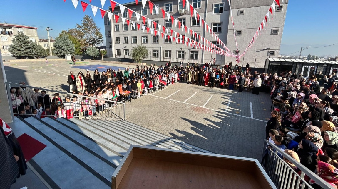 29 EKİM CUMHURİYET BAYRAMI OKULUMUZDA COŞKUYLA KUTLANDI