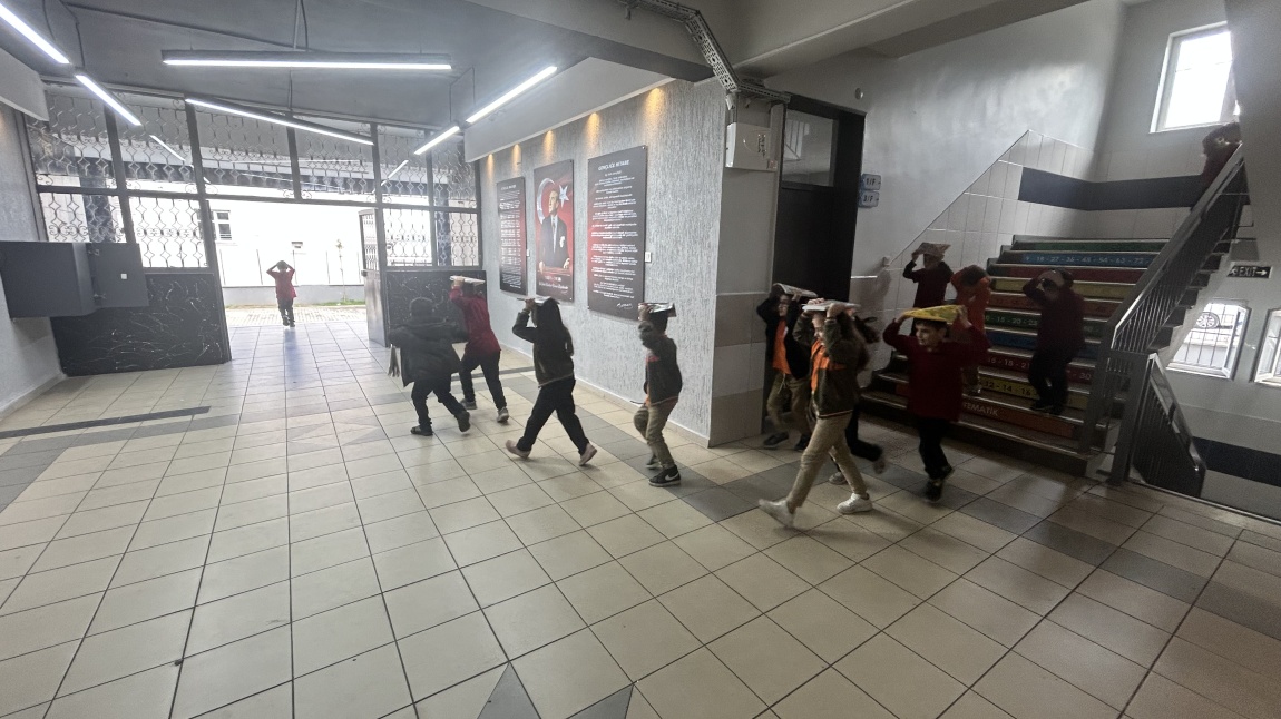 13 Ekim Dünya Afet Risklerinin Azaltılması Günü Kapsamında Deprem Tahliye Tatbikatı Gerçekleştirildi.